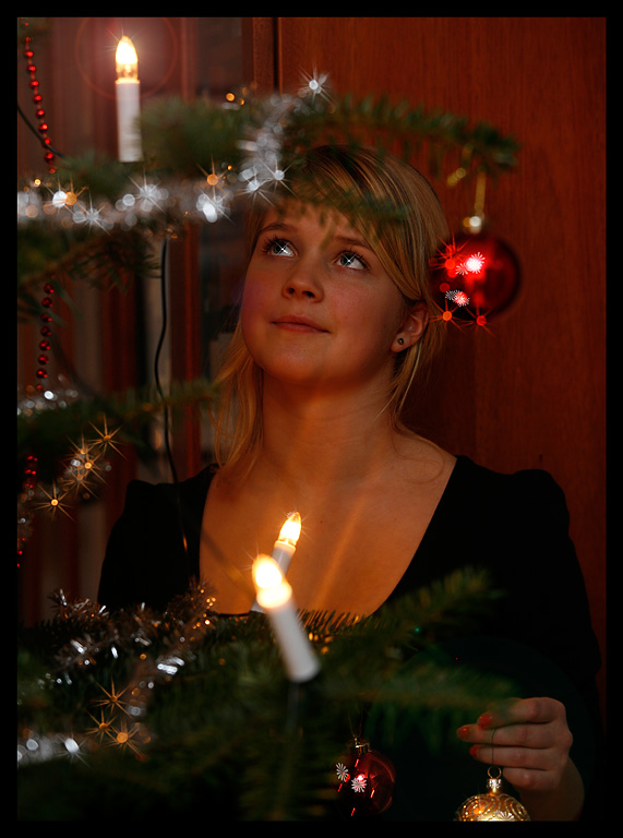 Madelene preparing the christmas tree