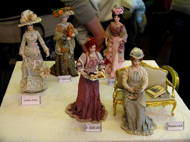 Elisa Fenoglio miniature dolls<br/>Artista: Elisa Fenoglio<br/><br/> .. M8055