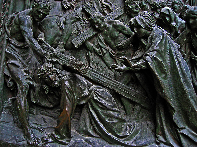 Duomo, door detail .. 1130