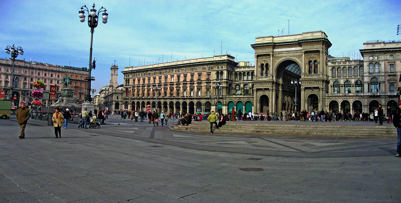La Galleria on Piazza del Duomo