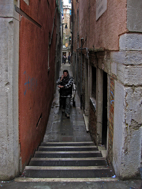 Venetian worker arranging his next job .. 2713
