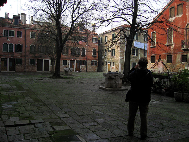 Getting a shot of a peaceful campo .. 2726