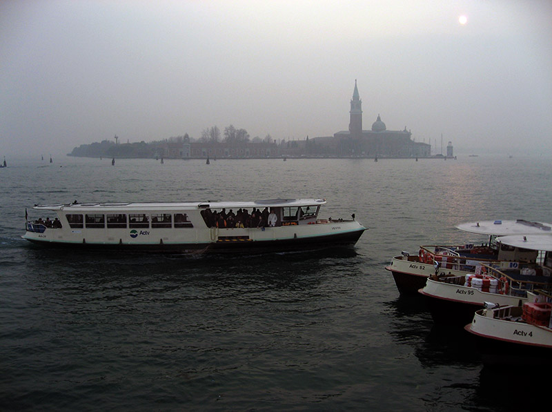 Looking across the Bacino di San Marco to San Giorgio Maggiore .. 2742