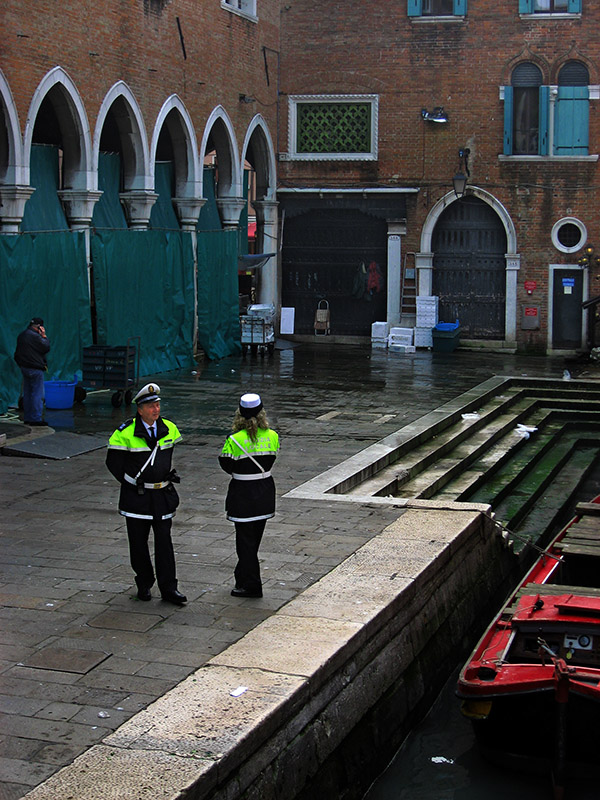 Police patrolling outside the Pescheria .. 2822