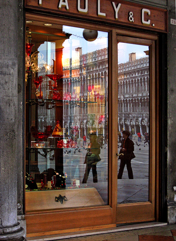 Glass, glassware and reflections .. 2974