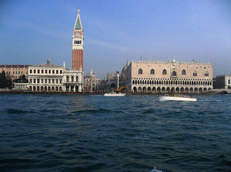 One last look at one of the most beautiful cities  in the world .. 3152