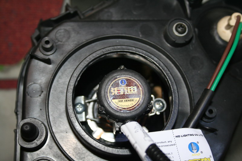 Jonway yy250T HID Xenon In Base.JPG