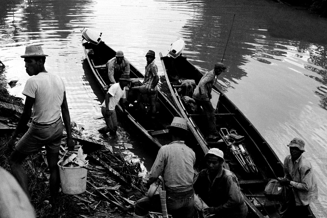 1968 Sabah - Loading up