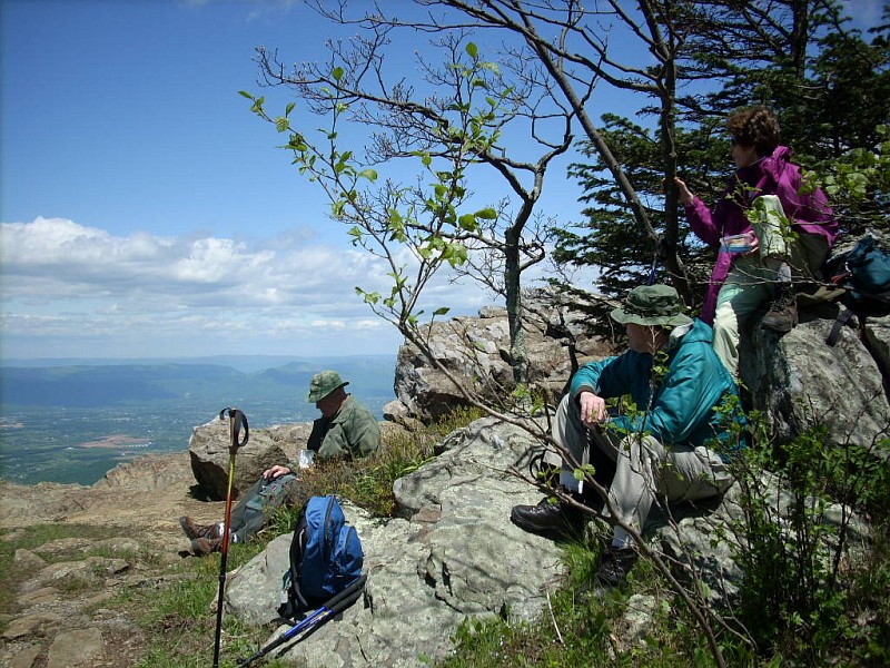 051908-N-2241 Lunch time on Hawksbill.JPG