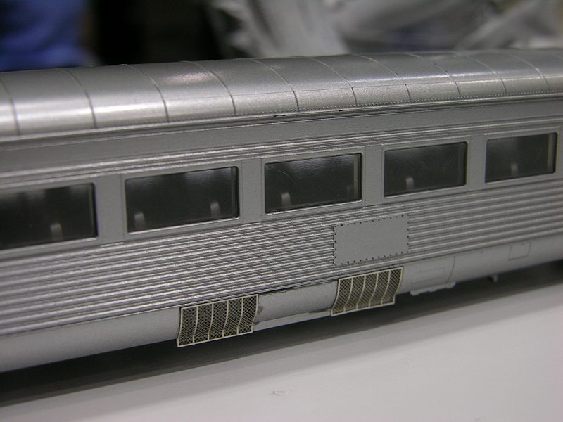 Athearn Genesis HO: SP Daylight Coach with etched details