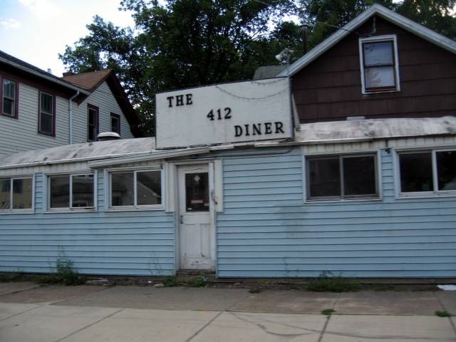 the 412 diner. Anyone ever eat here?