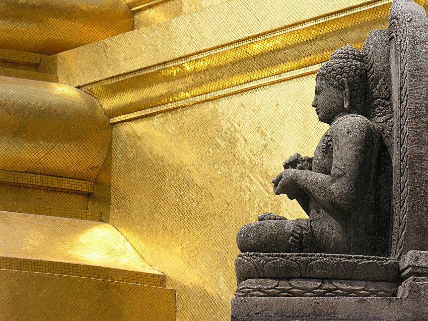 A Buddha statue on the Prasat Phra Dhepbidorn (Royal Pantheon) pavilion