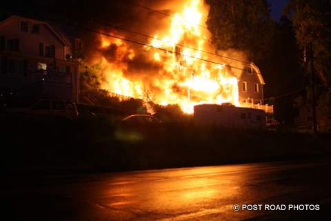 20100622-milford-conn-house-fire-55-edgefield-ave-pic-02.JPG