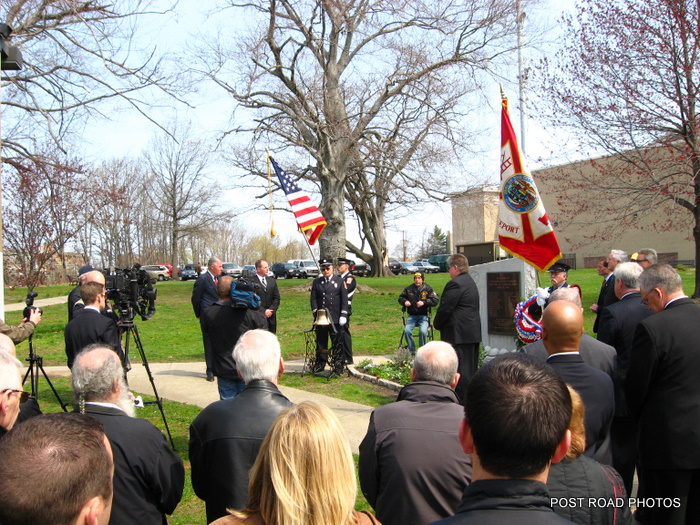 20110418_Bridgeport_CT_LAmbiance_Plaza_Memorial_2011-12.JPG