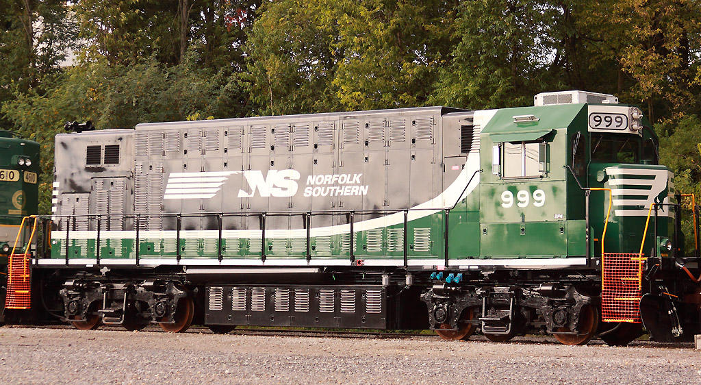 NS BP4 #999 at Danville KY 