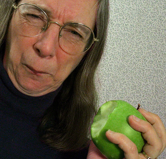 <b>4th Place</b><br>Green Apple (*)<br>by elips