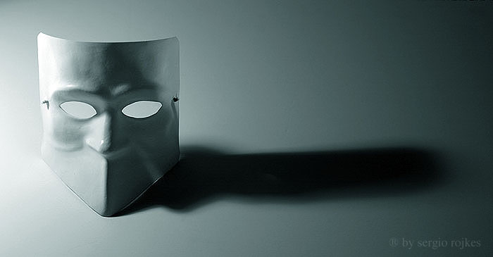 mask by sergio rojkes