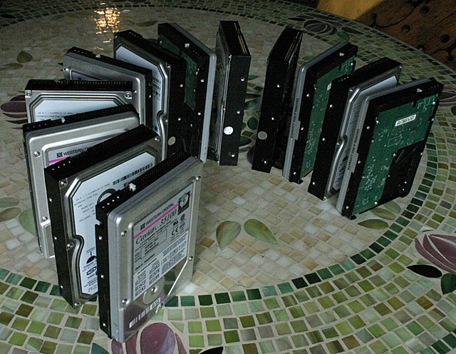 <B>Geek Dominos</D>
