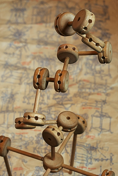 <b>4th Place</b><br>Tinkering * <br>by elips