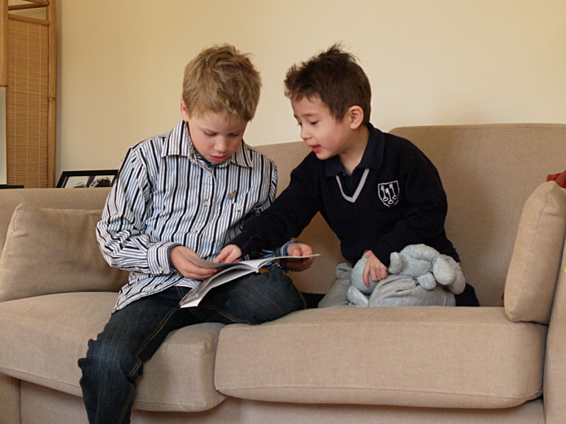 Ben & Yannick reading