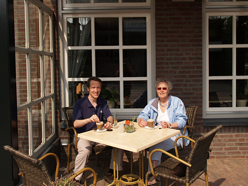 n tass koffie bij den Gouden Leeuw