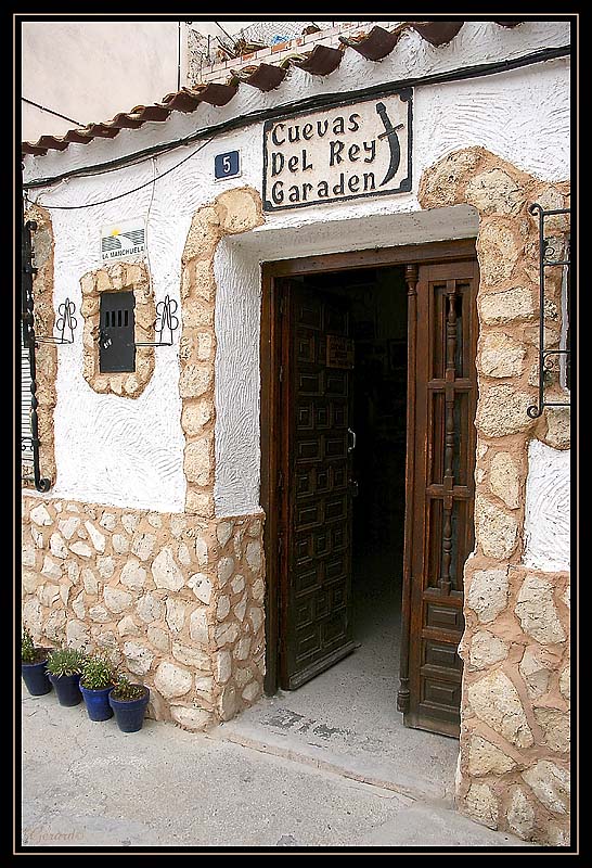 Cuevas del Rey Garaden 01