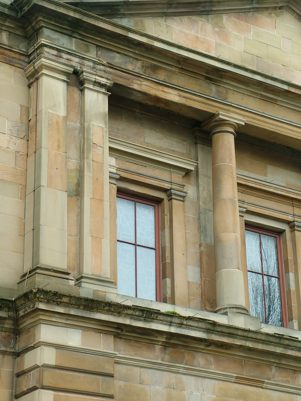 Piping Centre Windows.JPG