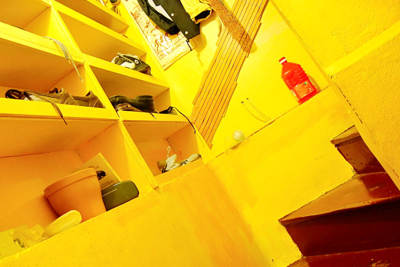 jAUNE