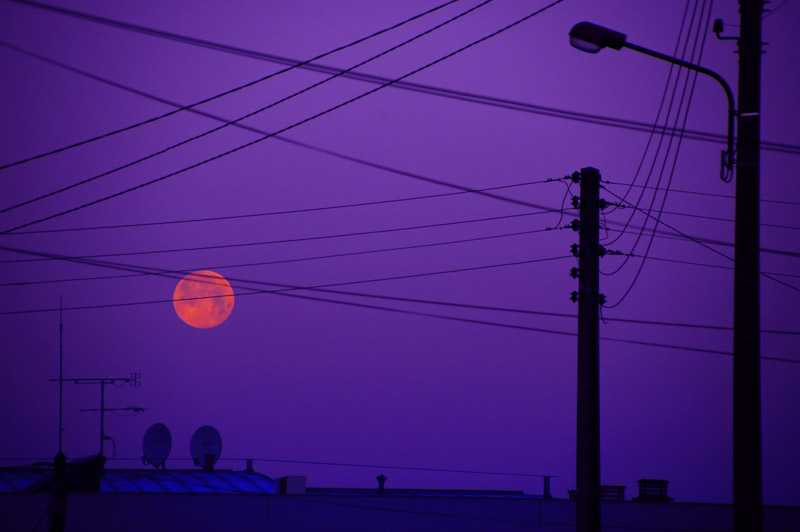 09/01/08 - Walking on the moon
