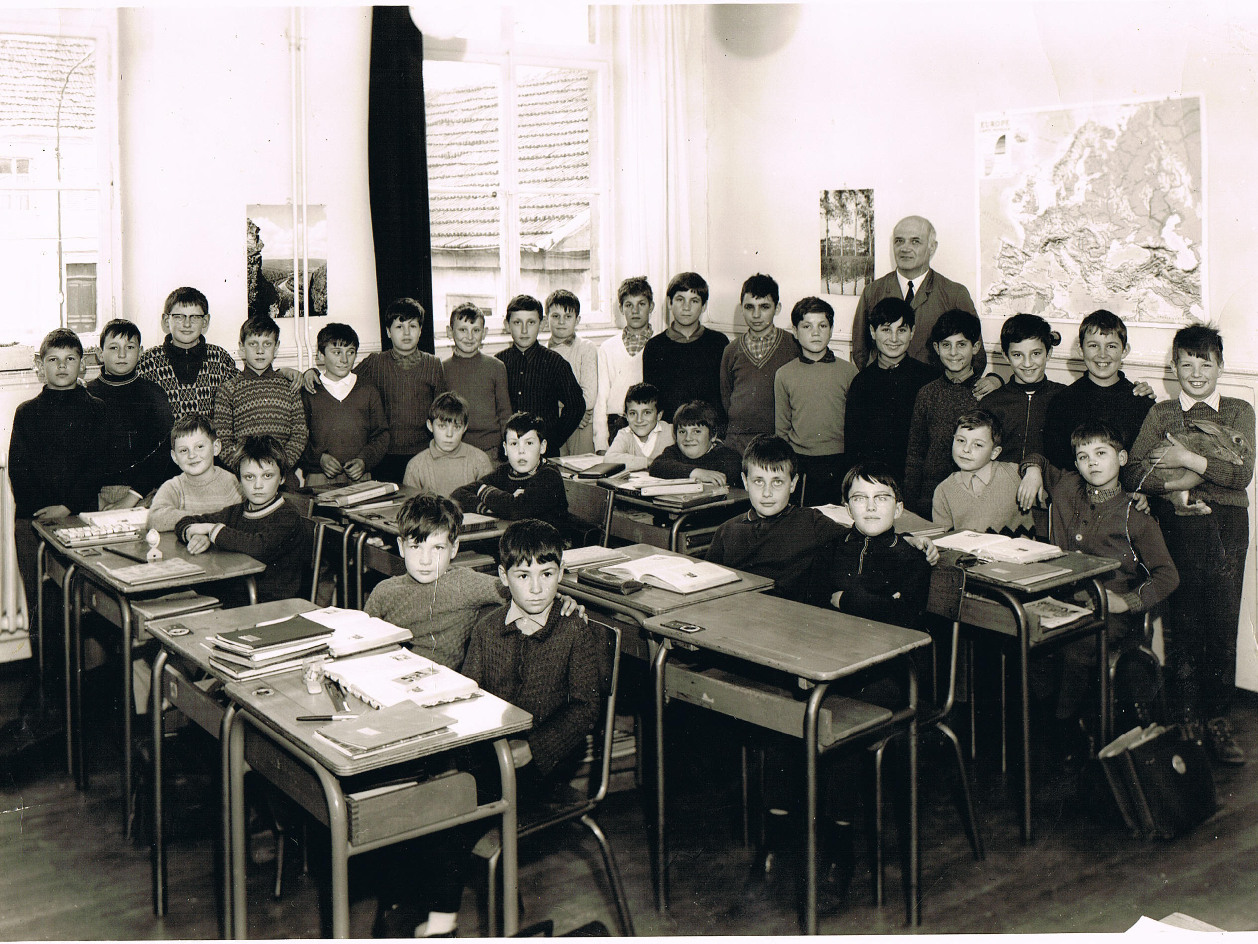 Classe anne de naissance des photographis : 1958 et 1959 - Instituteur : Monsieur  Martin