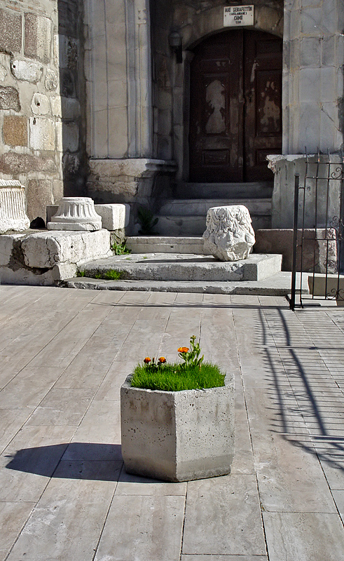 Aslanhane Camii entry