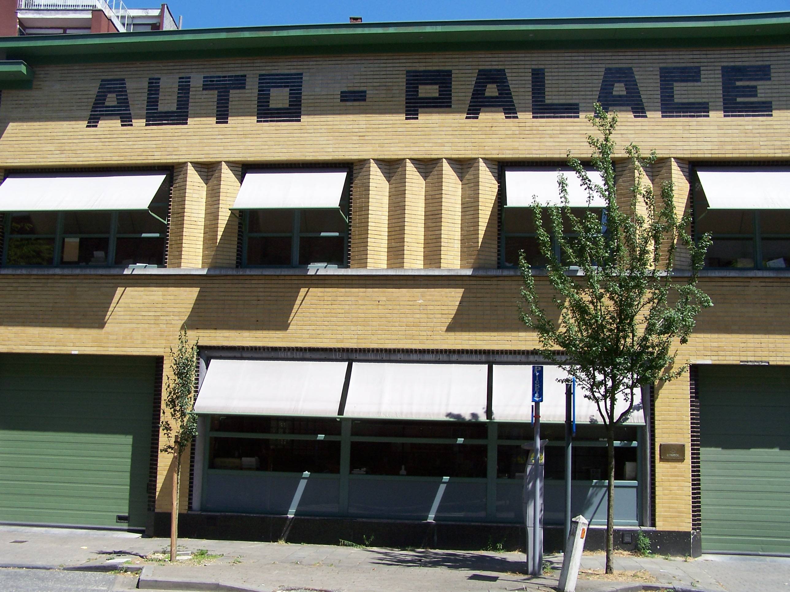 1930 AUTO PALACE