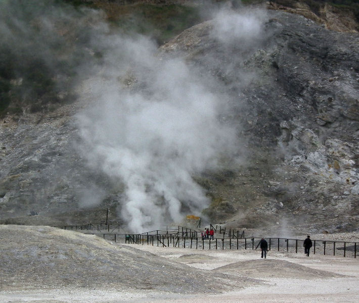 Fumeroles  Solfatara