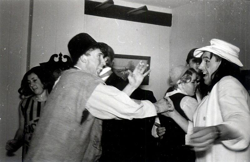 Gang (68) (Medium).jpg