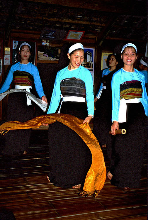 White Thai dancers
