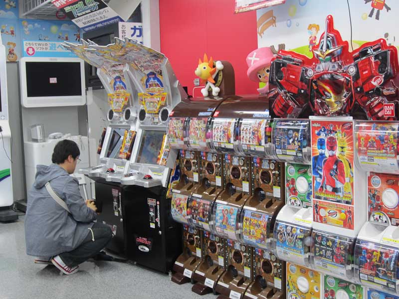 A small part of the electronic games department at Kyoto Yodobashi [BJG]