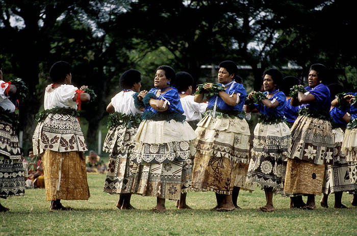 Fijian women dancers
