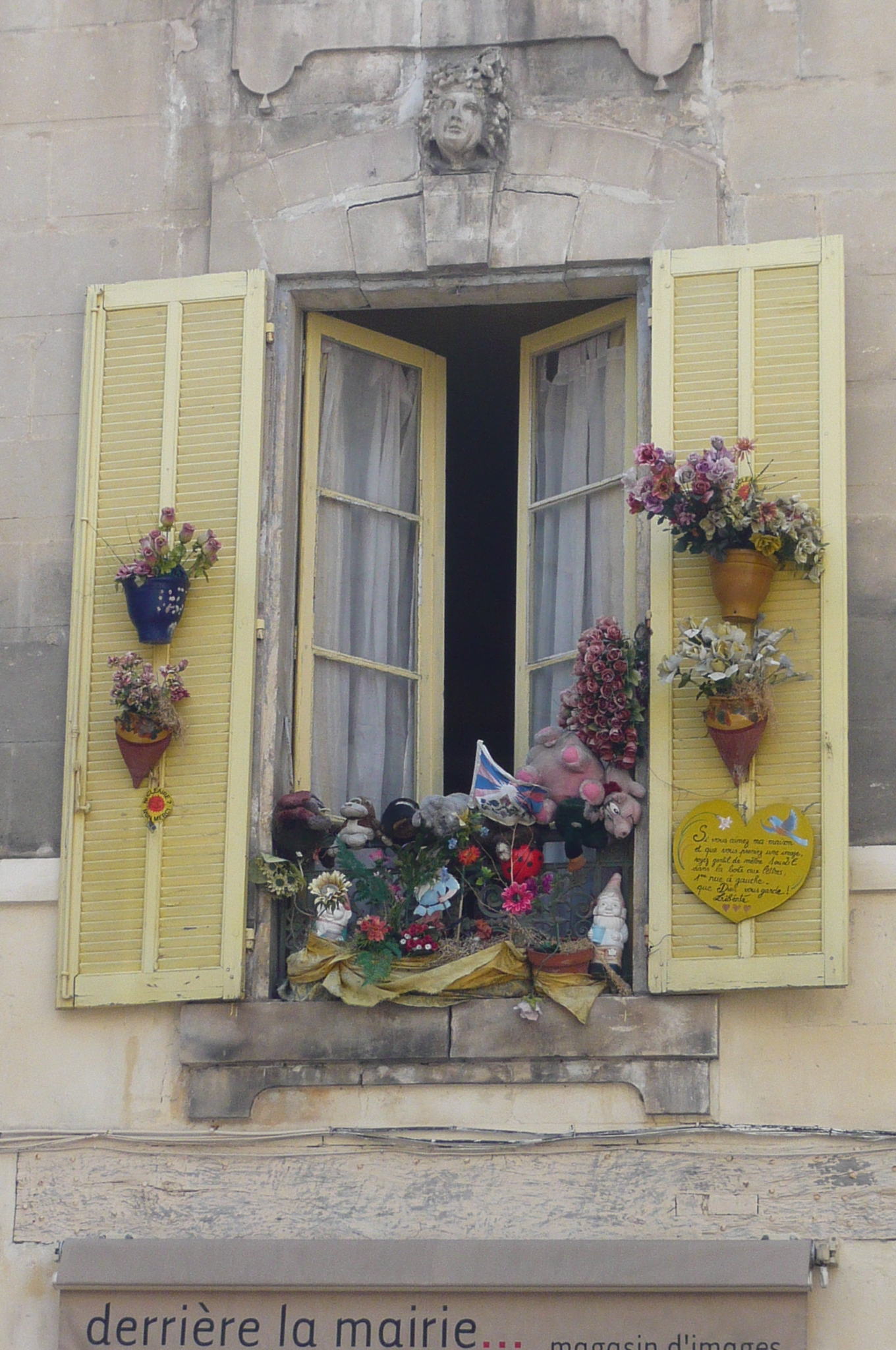 13: Autel de Saint Pathisant