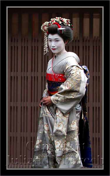 <b> Geisha image 037</b>