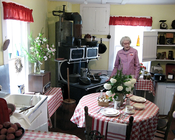 JOHNSON FARM KITCHEN.jpg