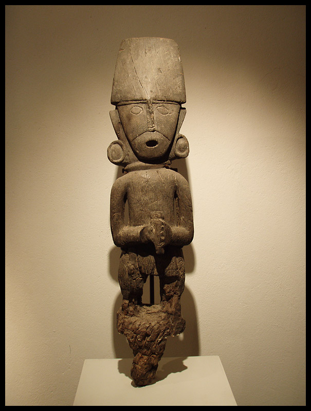 Wooden sculpture 2 (Chimu 1300 - 1532AD)