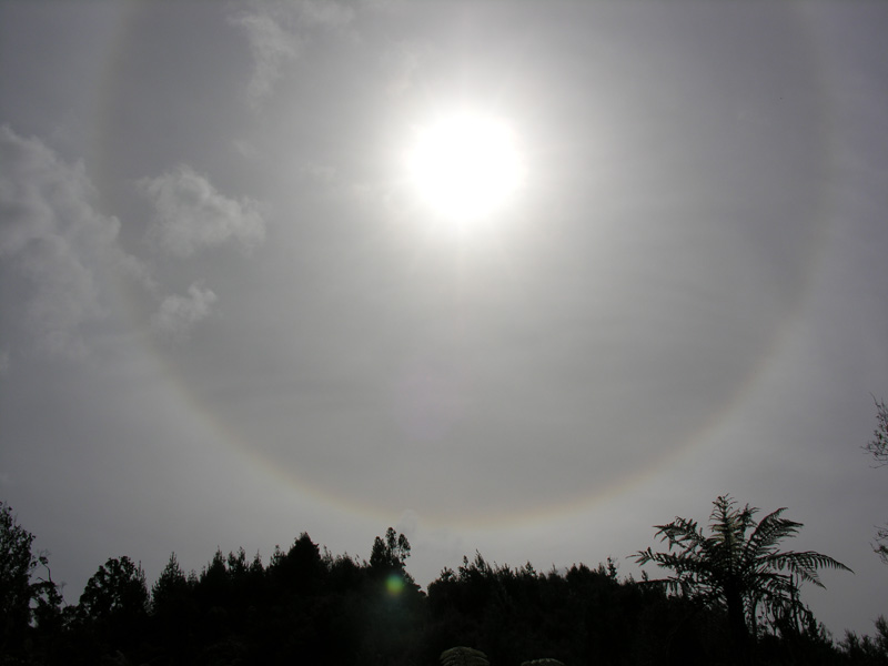 Kaurangeura Valley - Sun halo.JPG