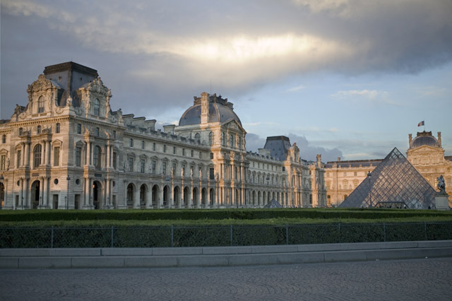 Le muse du Louvre 2