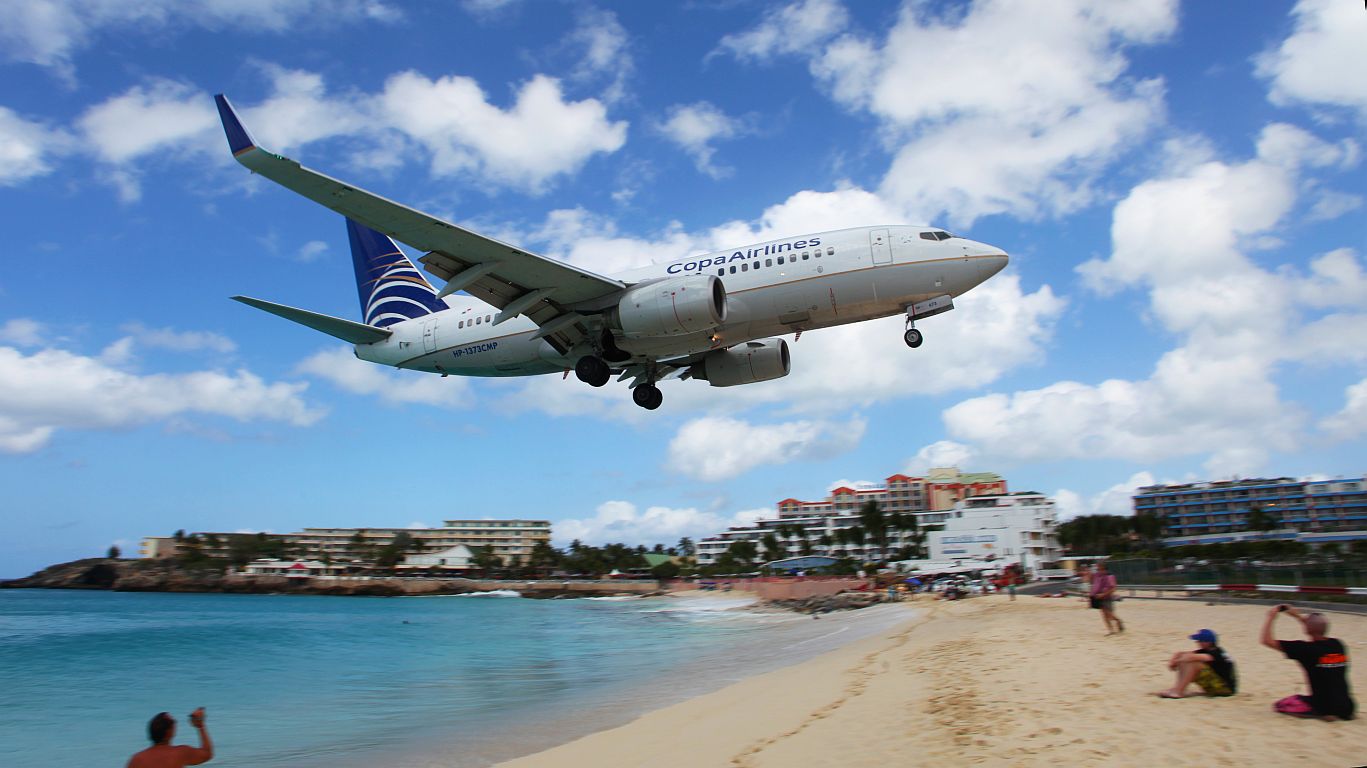 737 ST Maartin Landing, St. Maarten