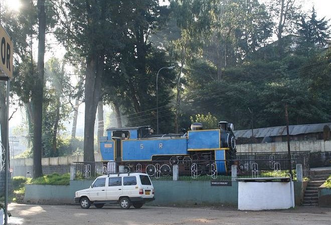 Old train at Coonoor station, and our car