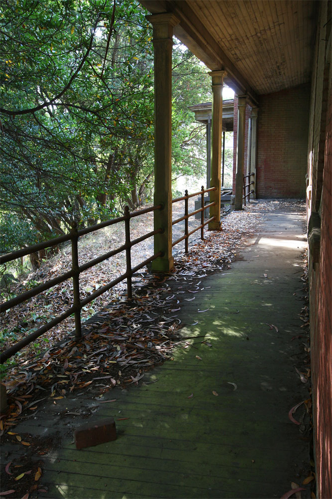 AI-hospital-front-porch