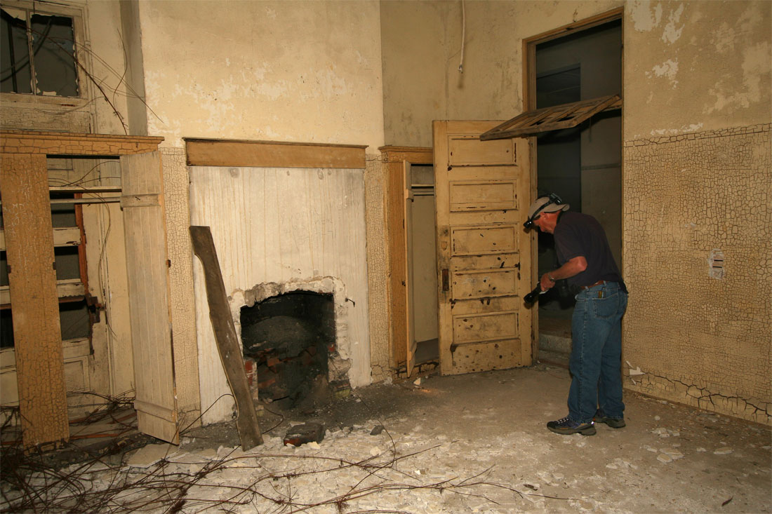 1st floor room with fireplace,  immediately left of front door