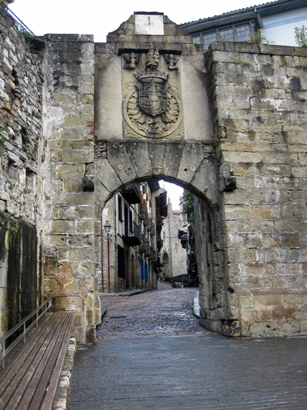 Hondarribia. Puerta de Santa Maria