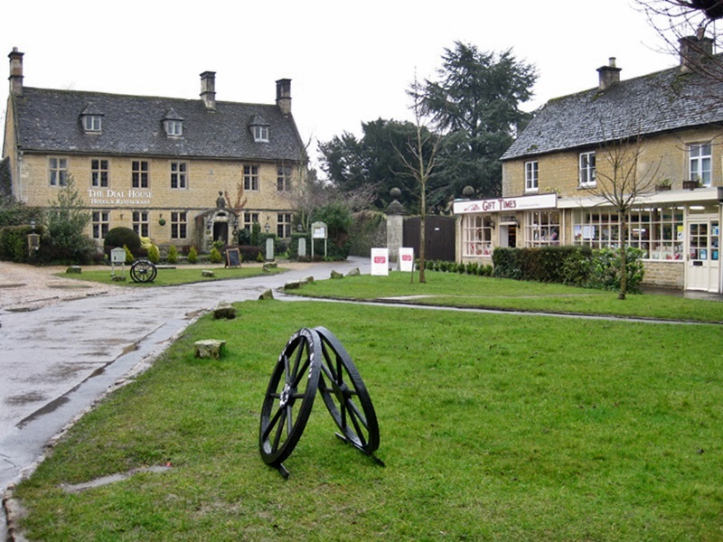 Bourton-on-the-Water. Gloucestershire