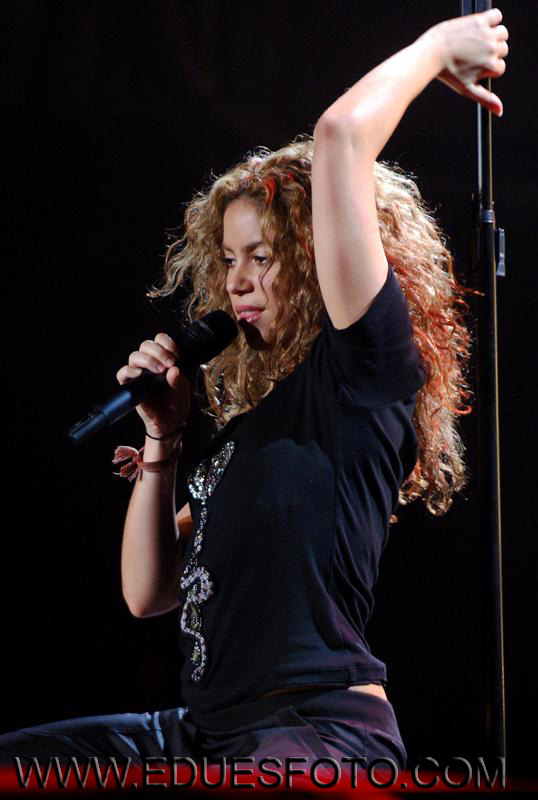 Shakira Live (31) (Custom).JPG